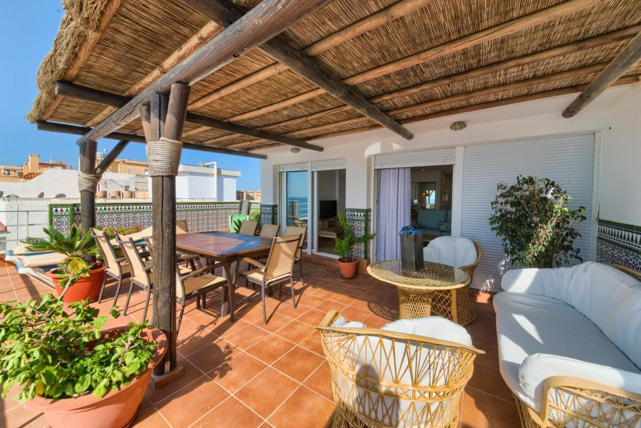 Holidays2Fuengirola Duplex With Stunning Sea View, Terraces,1St Line Beside Port المظهر الخارجي الصورة
