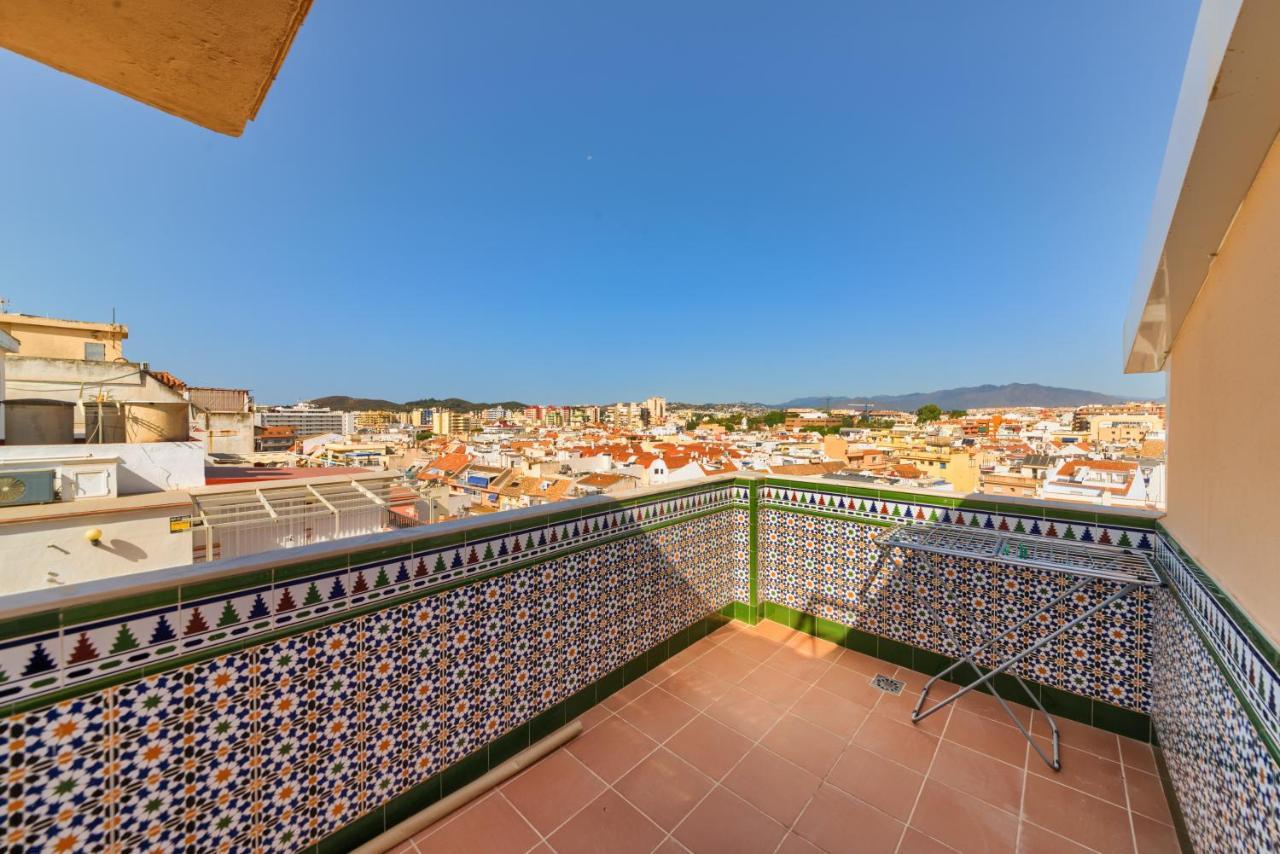 Holidays2Fuengirola Duplex With Stunning Sea View, Terraces,1St Line Beside Port المظهر الخارجي الصورة