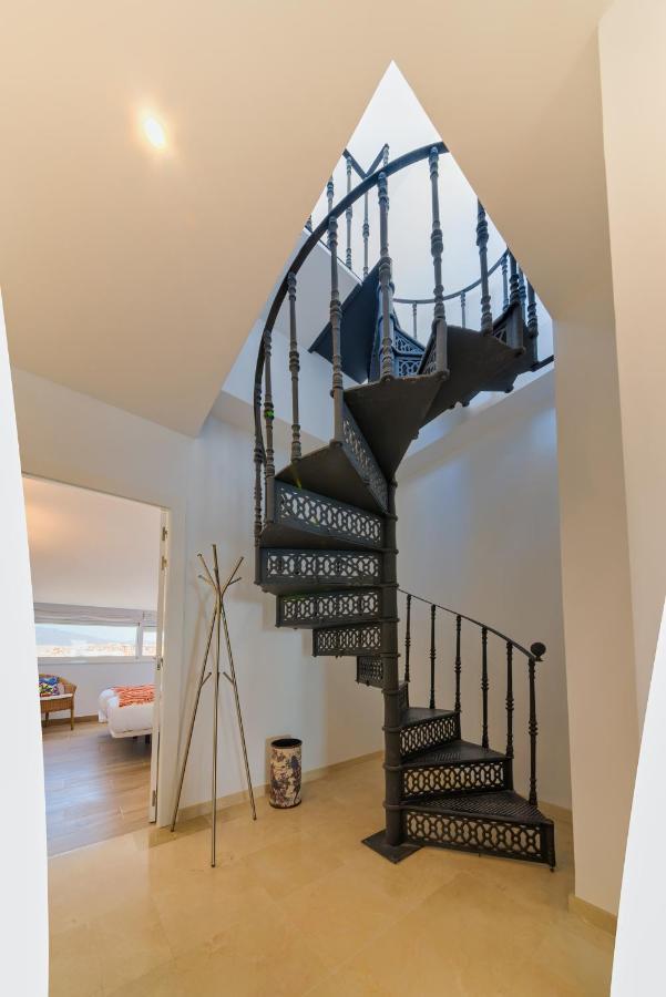 Holidays2Fuengirola Duplex With Stunning Sea View, Terraces,1St Line Beside Port المظهر الخارجي الصورة