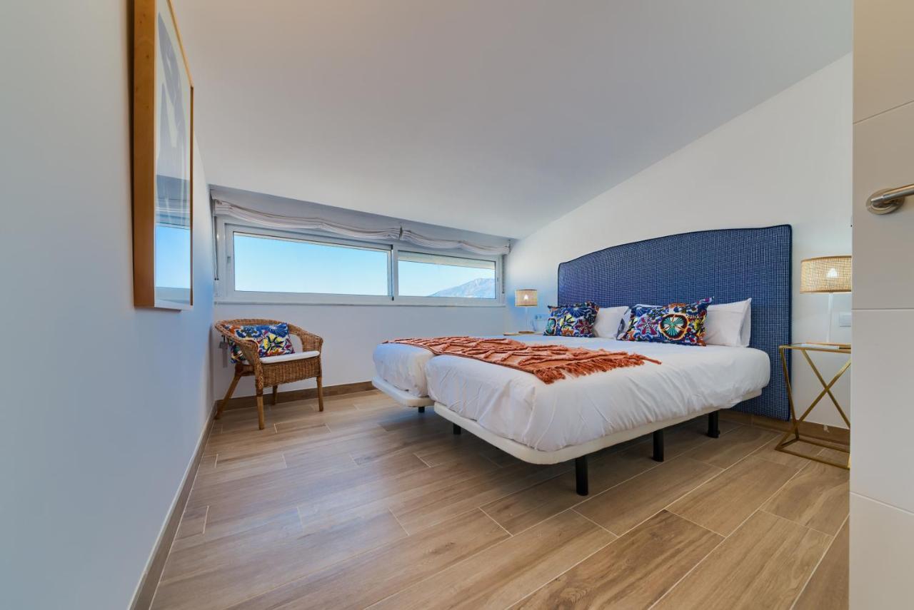Holidays2Fuengirola Duplex With Stunning Sea View, Terraces,1St Line Beside Port المظهر الخارجي الصورة