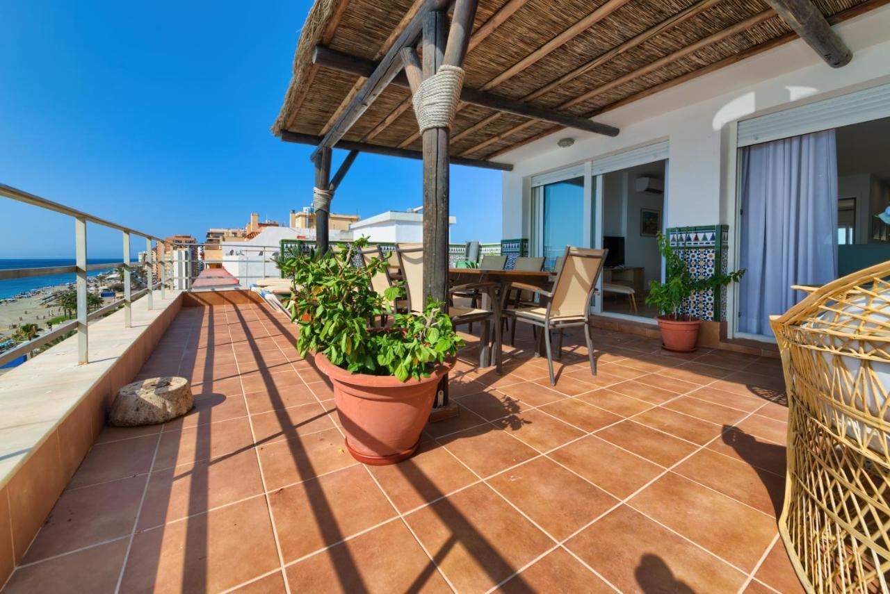Holidays2Fuengirola Duplex With Stunning Sea View, Terraces,1St Line Beside Port المظهر الخارجي الصورة